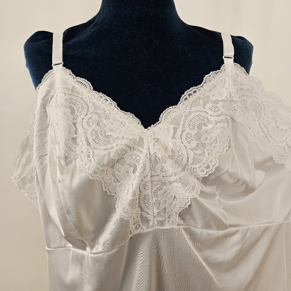 Dixie Belle Vintage Camisole Top Adjustable Straps White Made in USA Nylon 1X 2X - Picture 3 of 12